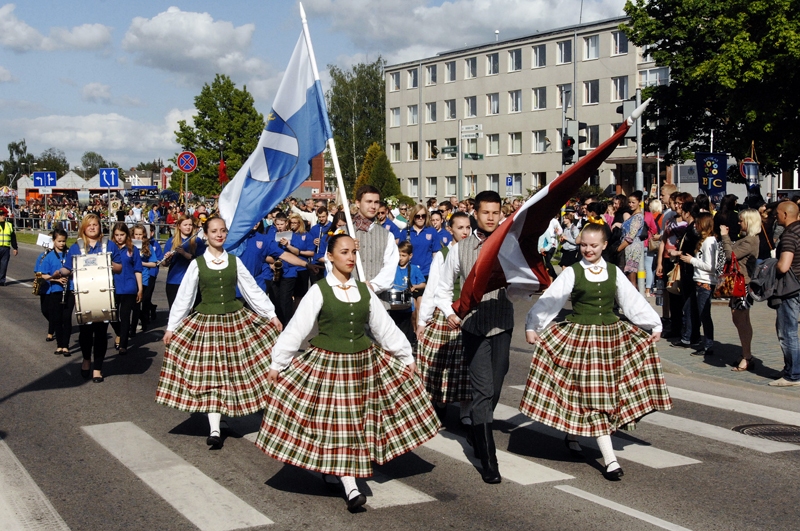 Skolēni apliecina gatavību svētkiem Rīgā