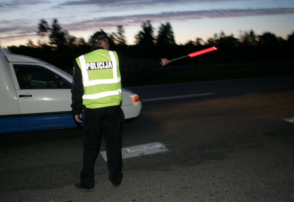 Policija sestdien sāks pastiprinātus reidus uz ceļiem