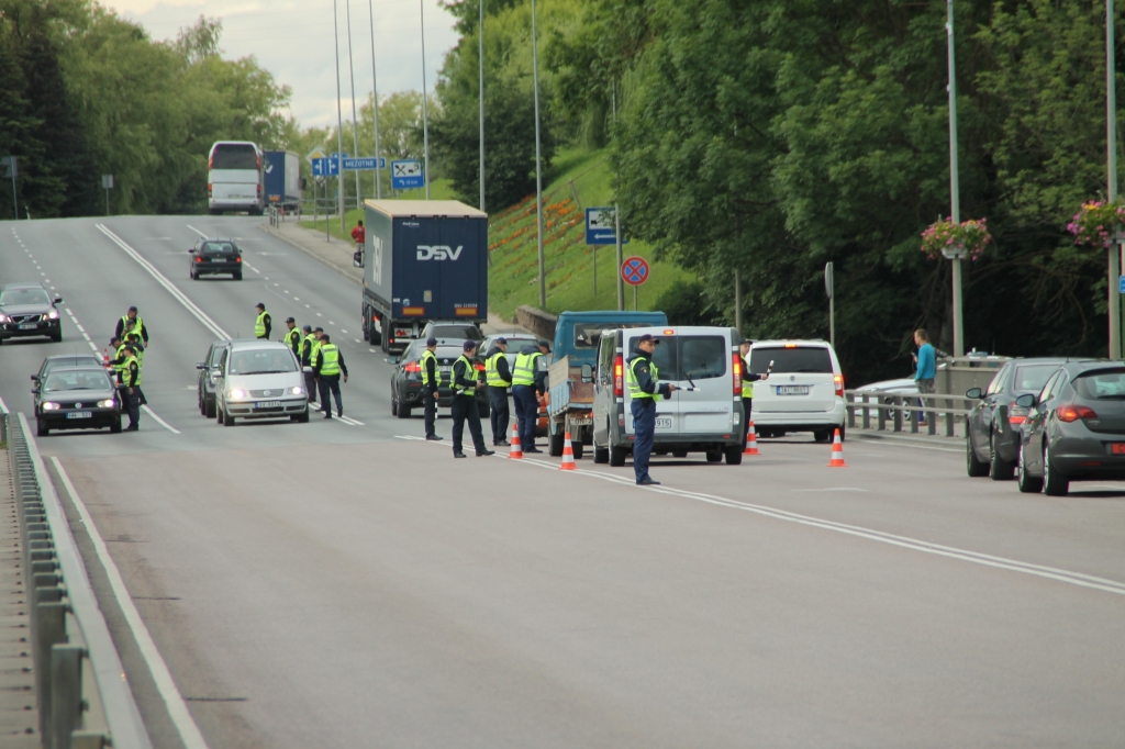Policija svētkos rīkos reidus