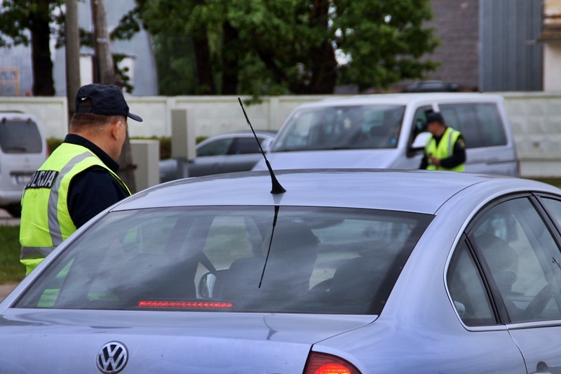 Policija pirms Līgo svētkiem un svētku laikā rīko reidus