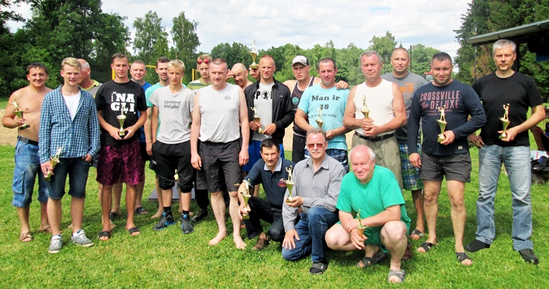 Brīvdienās aktīvi sporto