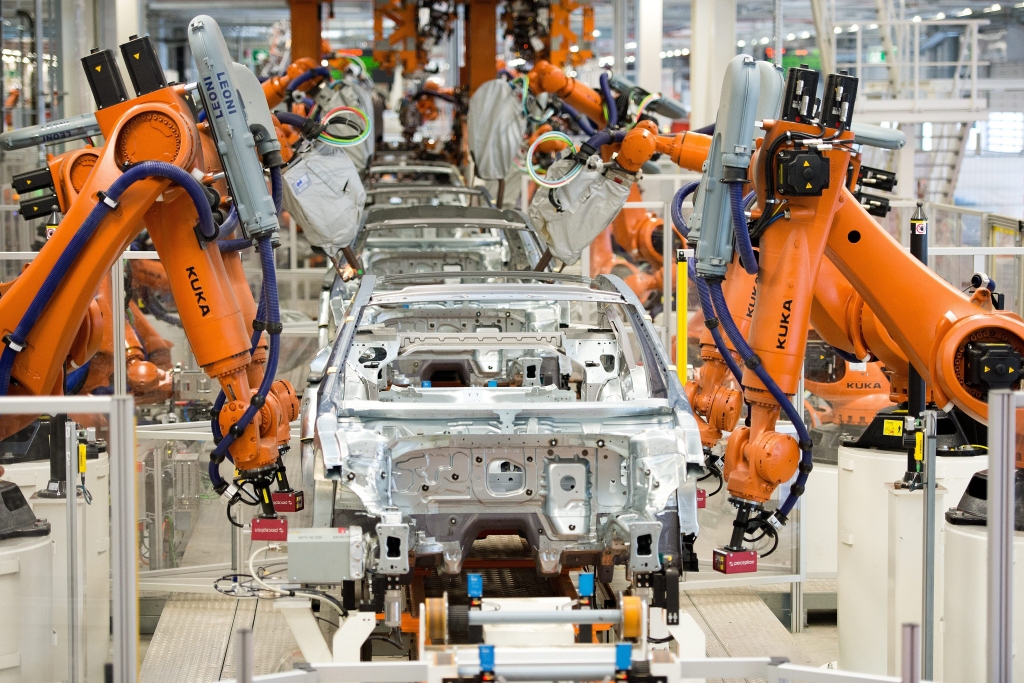 Robots Volkswagen rūpnīcā nogalina darbinieku