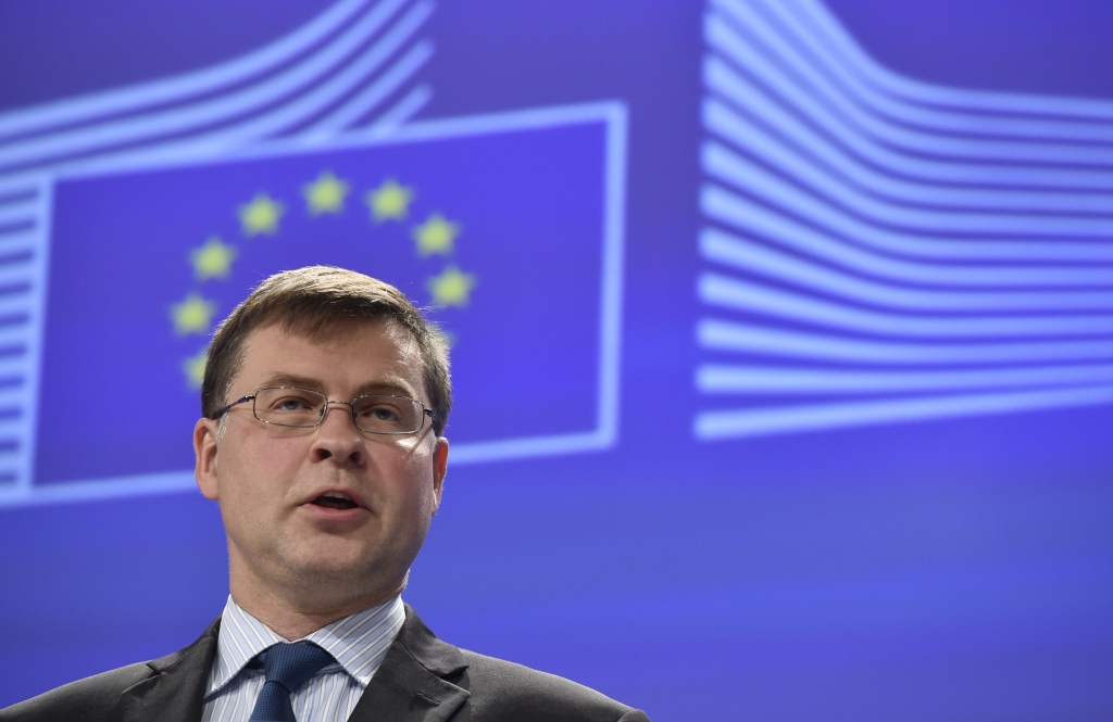 Dombrovskis: Pēc Grieķijas referenduma eirozonas stabilitāte netiek apšaubīta