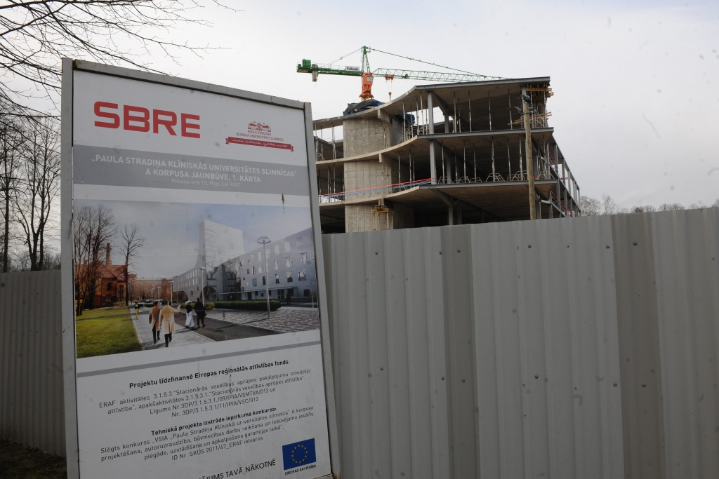 Pēc defektu novēršanas būvvalde atļauj atsākt būvdarbus Stradiņa slimnīcā