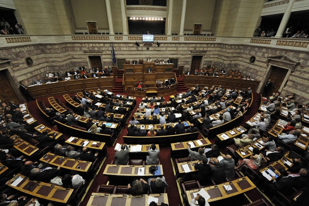 Grieķijas parlaments atbalsta aizdevēju pieprasītās reformas