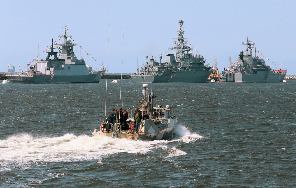 Krievija palielināšot militāro klātbūtni pasaules jūrās un okeānos