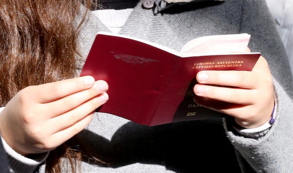 17 gadu laikā vien pieci patvēruma meklētāji ieguvuši Latvijas pilsonību