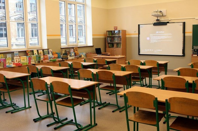 Šogad teju 80 skolās obligātos eksāmenus kārtoja mazāk par 10 skolēniem