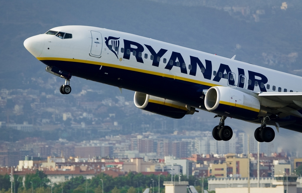 Ryanair apsver iespēju mainīt darbības stratēģiju