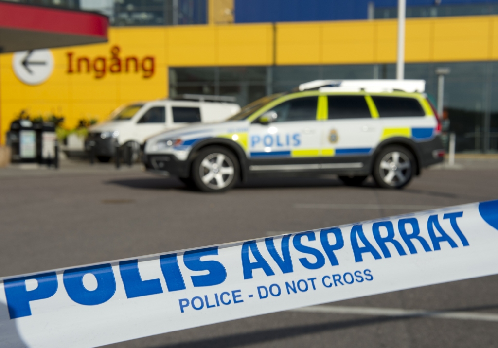 Eritrejas bēglis atzinies divu cilvēku slepkavībā IKEA veikalā Zviedrijā