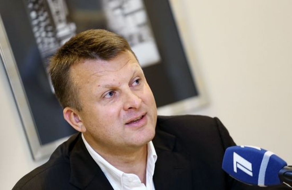 Šlesers: Zatlers jau atzinās
