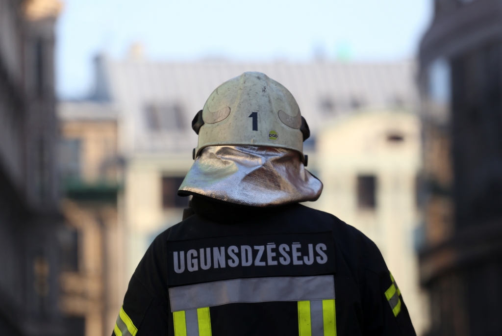 Aizdomas par ļaunprātīga dedzinātāja uzdarbošanos Imantā