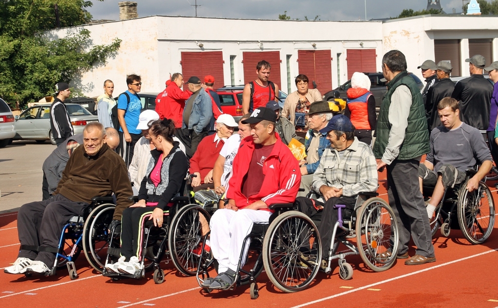 FOTO: Sporta svētki cilvēkiem ar funkcionāliem traucējumiem
