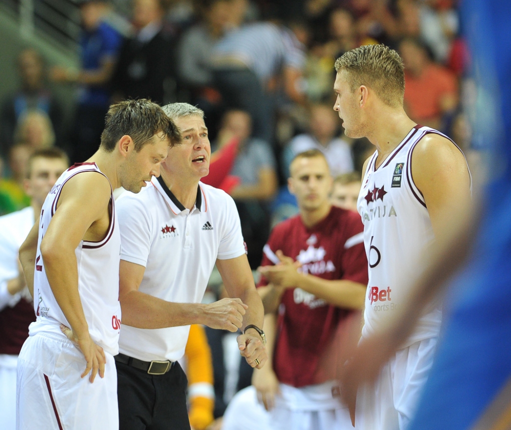 Latvijas basketbolisti izšķirošajā spēlē par vietu izslēgšanas turnīrā tiekas ar Igauniju