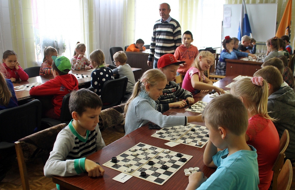 FOTO: Sākas Bauskas novada olimpiāde dambretē