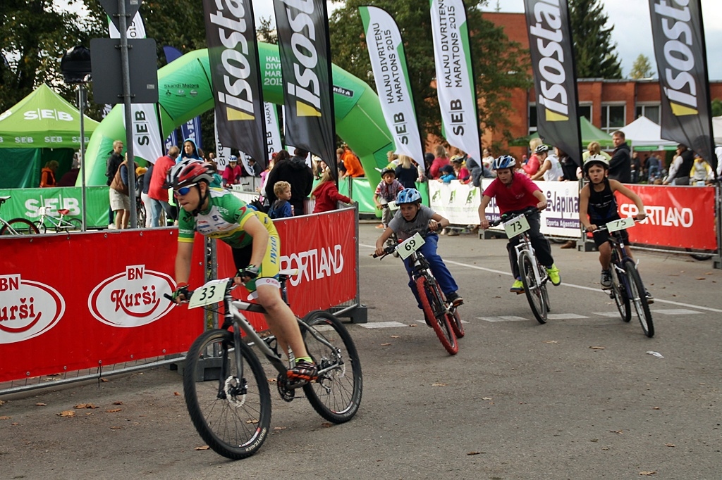 FOTO: Bauskas un Iecavas riteņbraucēji piedalās «SEB MTB» sacensībās