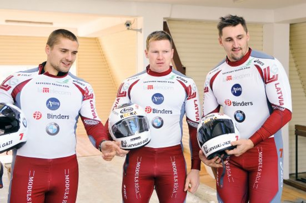 Sāks ar trijiem pilotiem: Pirmajos PK posmos Latvijas bobsleja izlase pilnā sastāvā