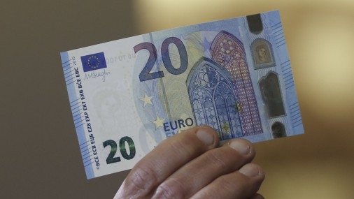 Apgrozībā nonāk jaunās 20 eiro banknotes