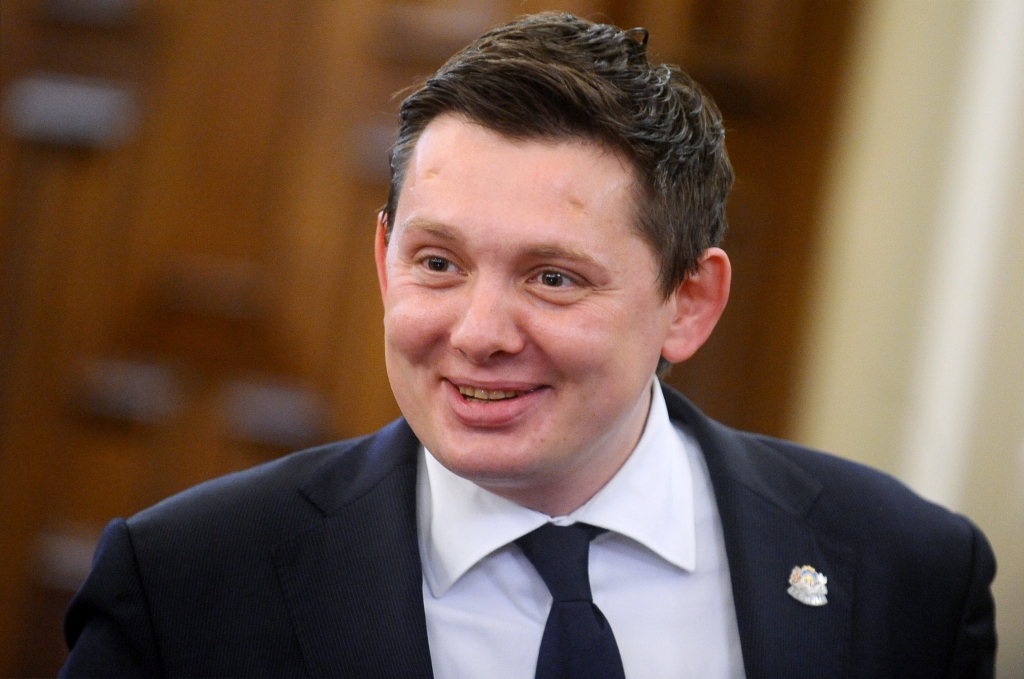 "Vot to neatbildēšu. Piedodiet." Deputātu atbildes uz jautājumiem par pašu pieņemto budžetu