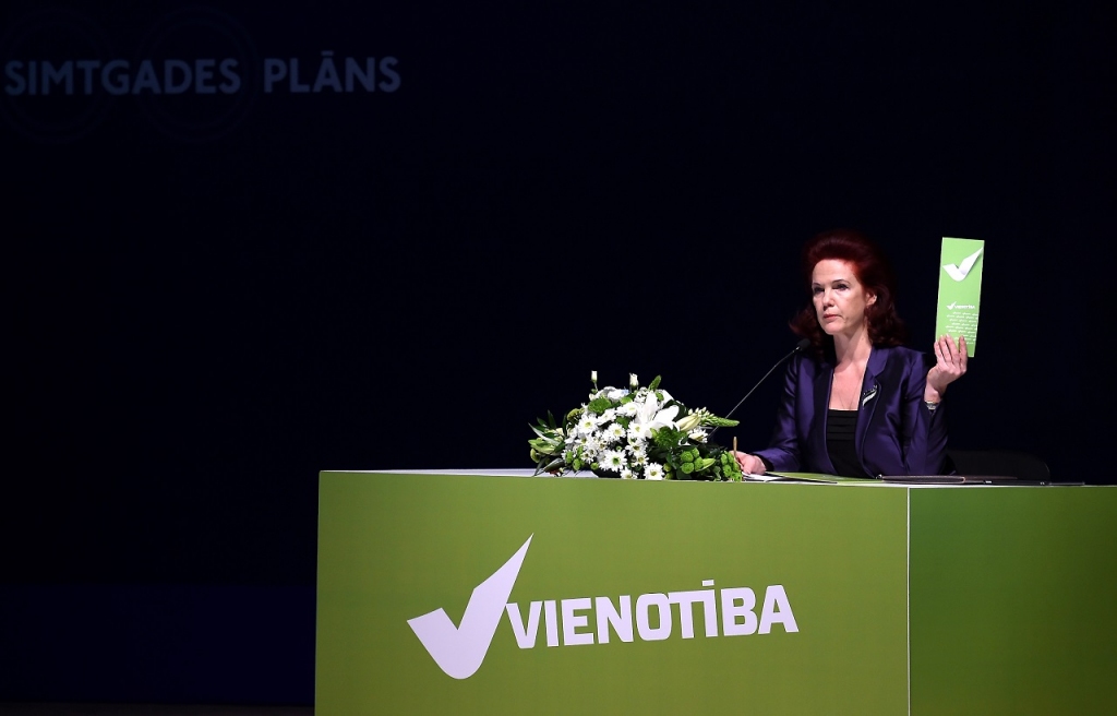 Āboltiņai ir vairākums partijā