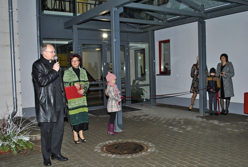 FOTO: Iecavā atklāta Mūzikas un mākslas skolas jaunā ēka