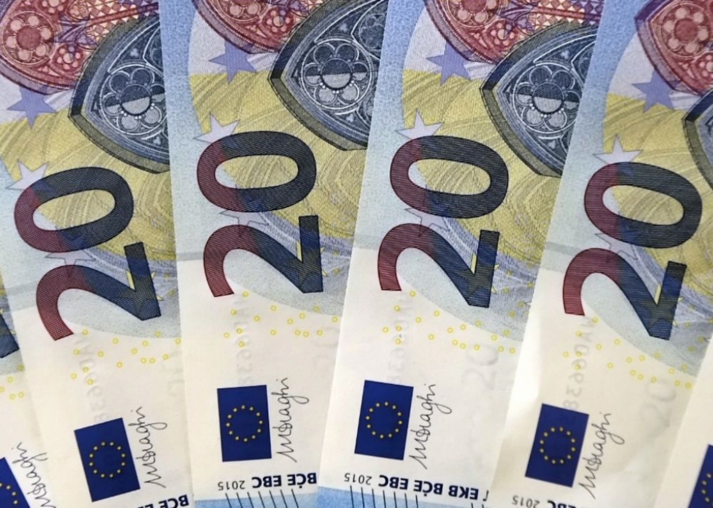 Bankas 11 mēnešos strādājušas ar 393,7 miljonu eiro peļņu