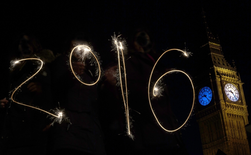 FOTO: Pasaulē sagaida 2016.gadu