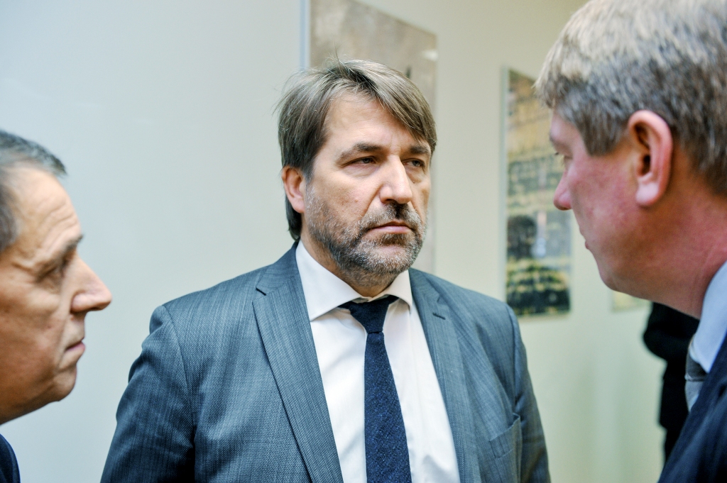 Kampara lobijam draud stopkrāns