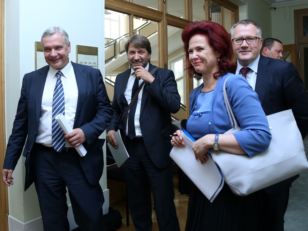 Vienotība ministru amatiem jaunajā valdībā vērtēs Šadurski, Dālderi, Ašeradenu, Valaini, Reiru un Viņķeli