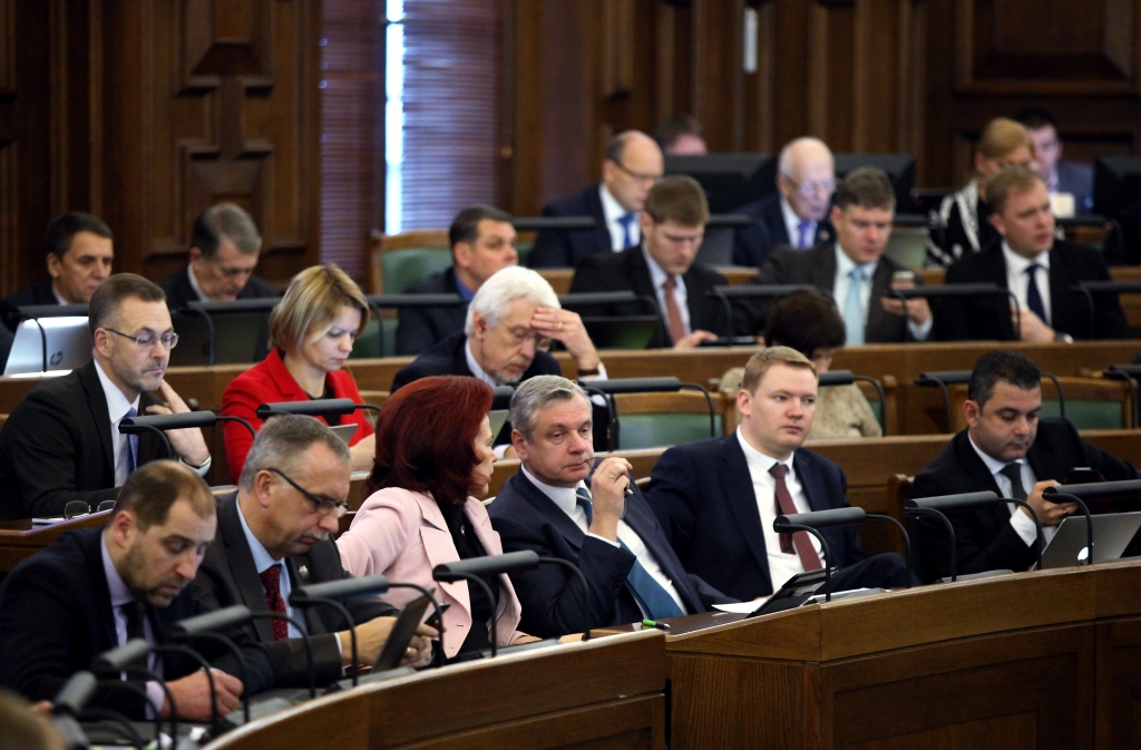 Apakškomisija nevirzīs ieceri publiskot ziņas par deputātu administratīvajiem pārkāpumiem