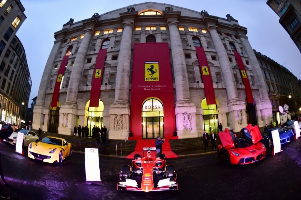 Soross iegādājies Ferrari akcijas