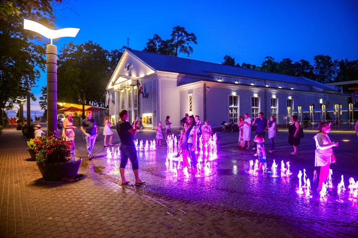 Pērn Latvijas tūristu mītnēs apkalpoti 2,1 miljons viesu