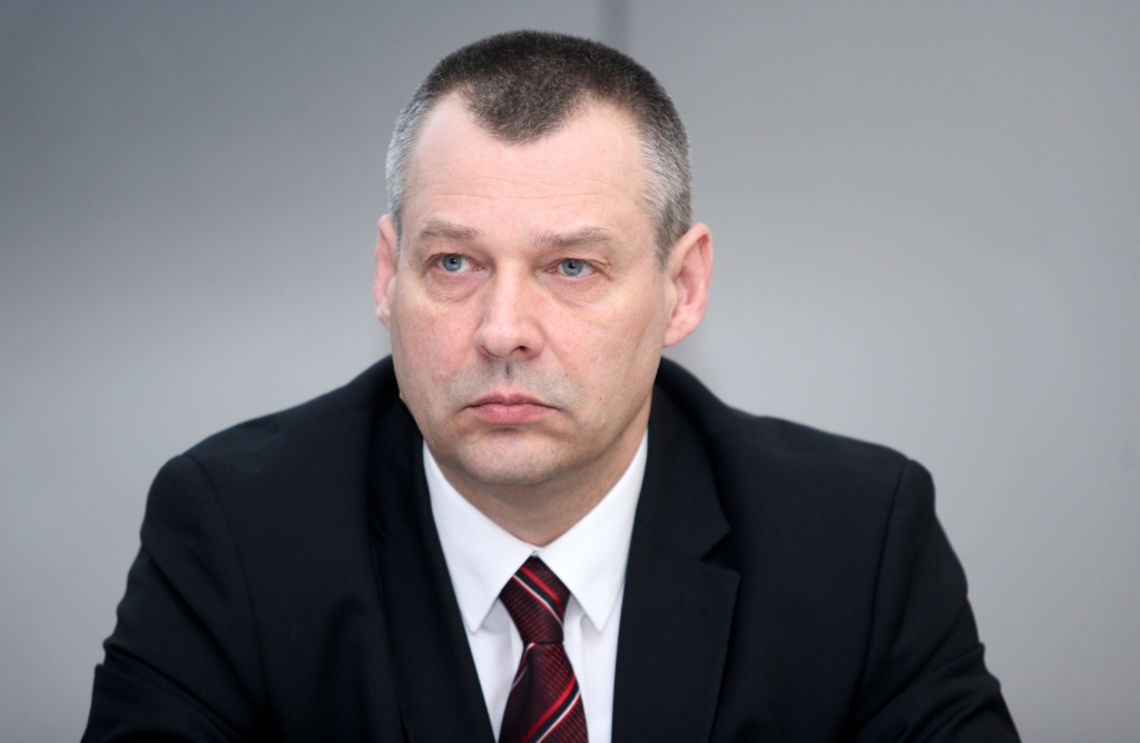 No amata atbrīvots VID vadītājas vietnieks Tālis Kravalis
