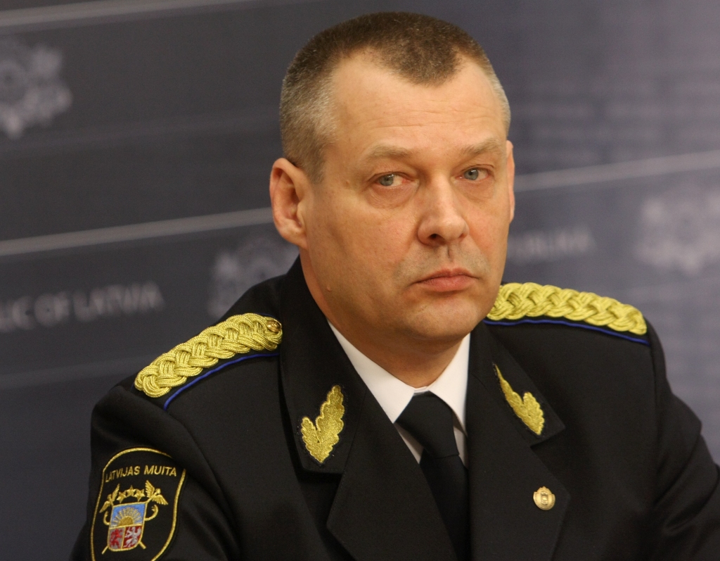 Pētersone no amata atbrīvo savu vietnieku Kravali (papildināts 8:33)