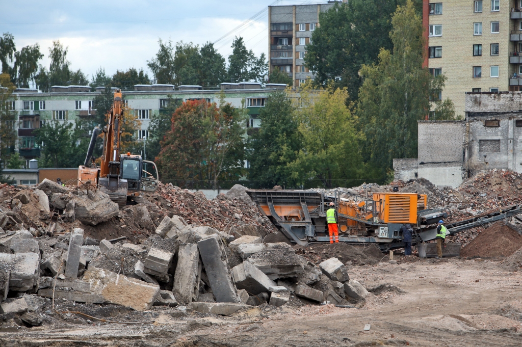 Papildināta ar foto: Sākti sagatavošanās darbi Akropoles būvniecībai