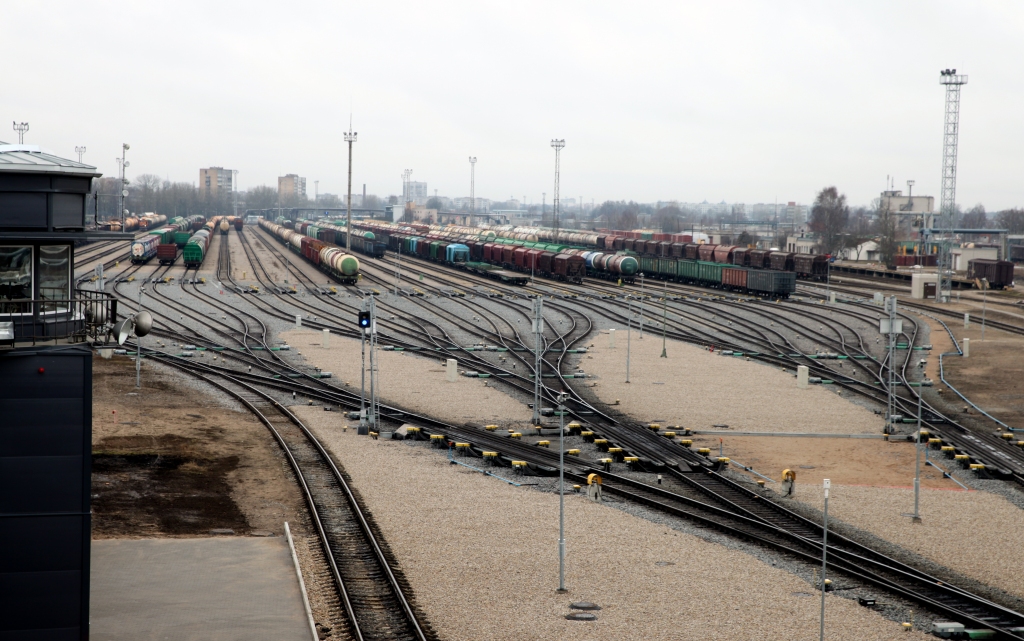 Atklāj 40,3 miljonus eiro vērto Šķirotavas stacijas šķirošanas uzkalnu