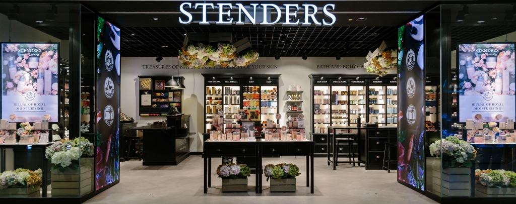 Kosmētikas ražotājam Stenders jauna vadība