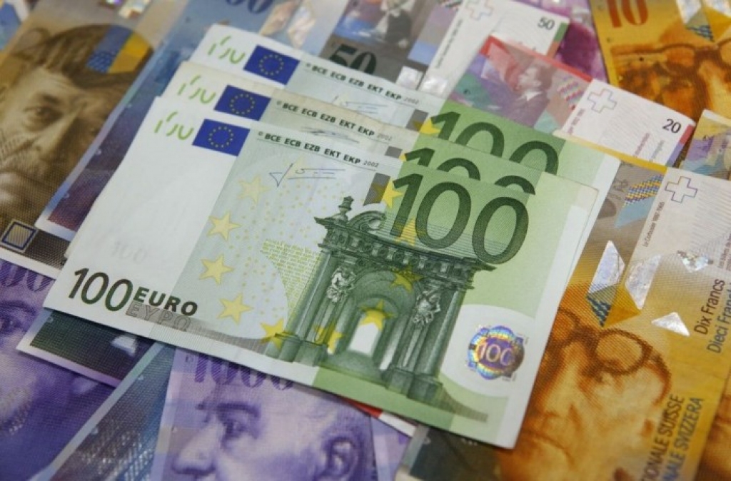 Papildināta - ECB samazina bāzes procentu likmi un paplašina kvantitatīvas stimulēšanas pasākumus
