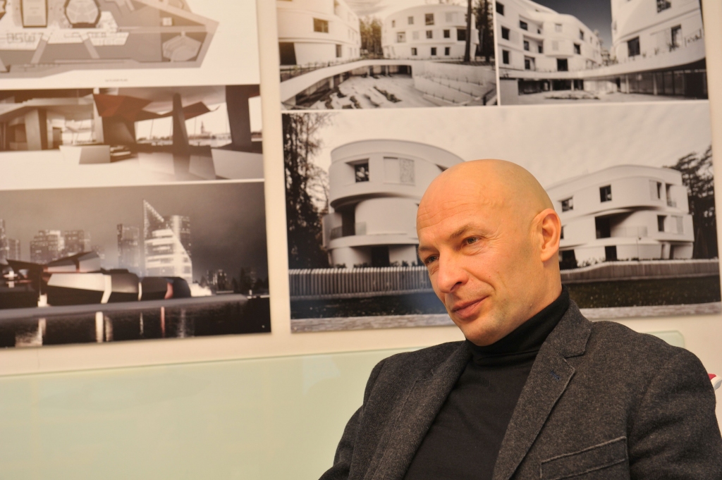 Pirmie projekti: Laimas Vaikules frizētava un klubs Pulkvedim neviens neraksta