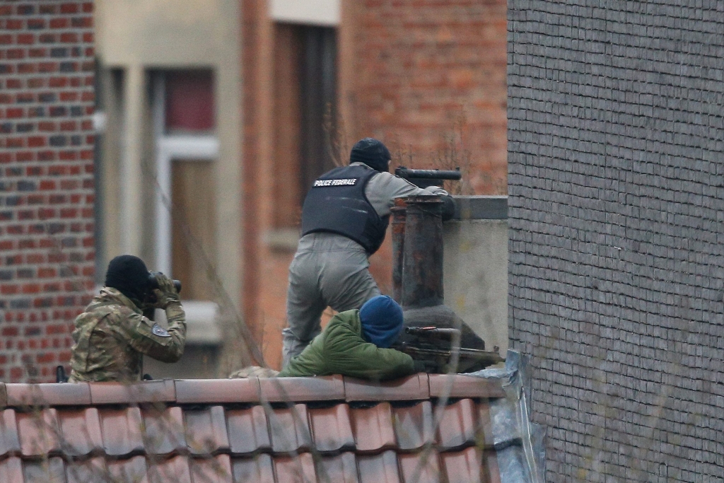 Pretterorisma operācija Briselē: Divi aizdomās turētie aizvien bēguļo