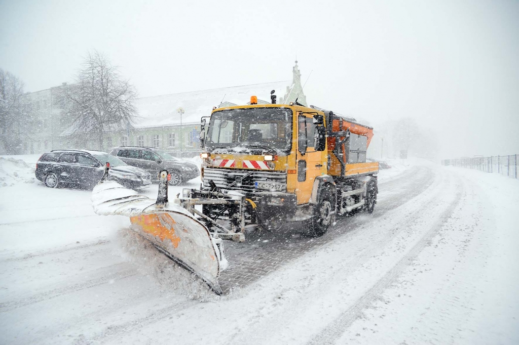 Valsts autoceļu uzturēšanai ziemas sezonā izlietoti 20 miljoni eiro