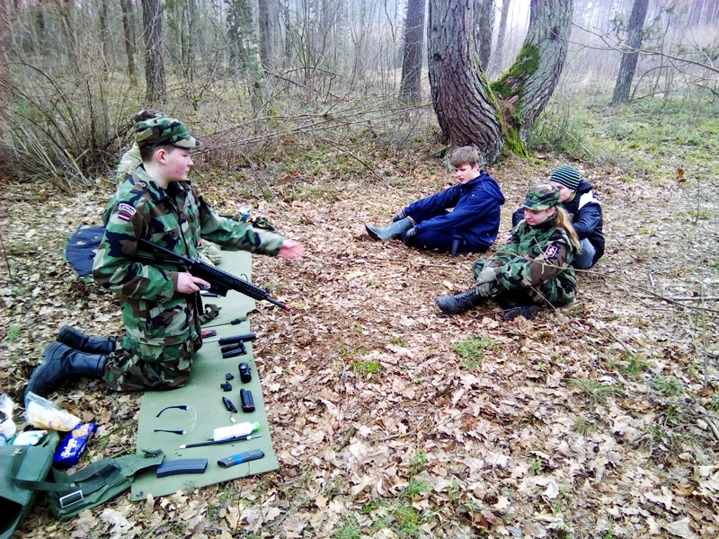 Jaunsargi pārbauda izturību