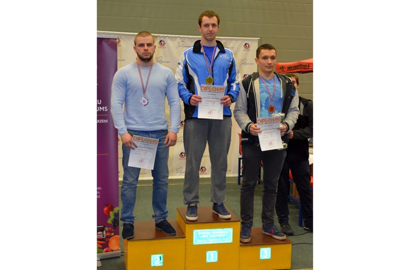 Svaru stieņa spiešanā cīnās ar lietuviešiem un igauņiem