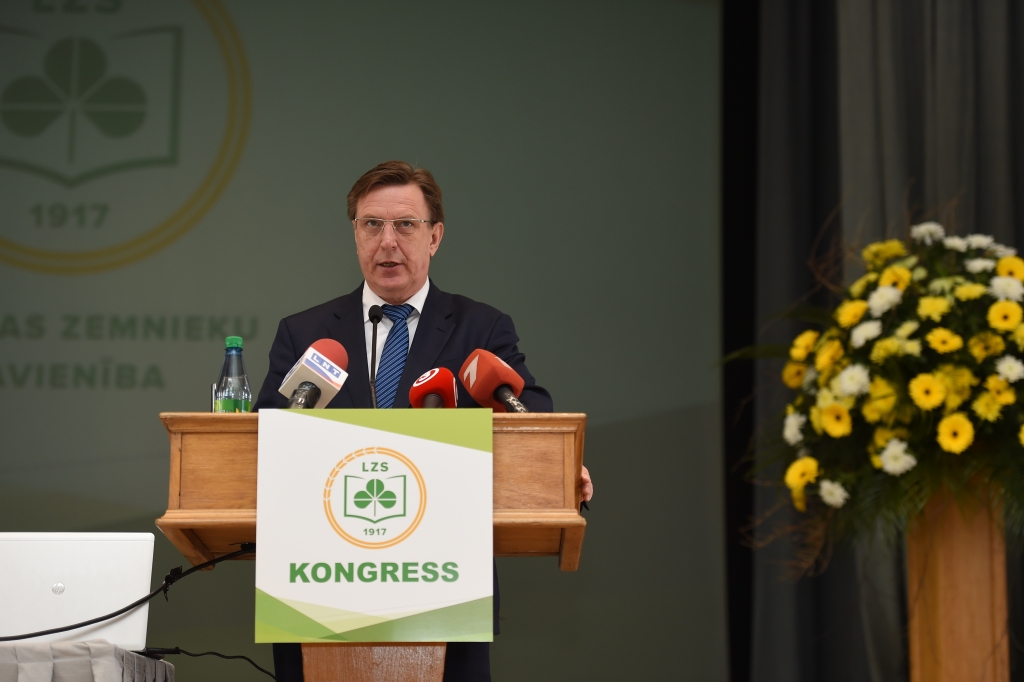 Laucinieki ZZS uztver kā 50 gadīgu rīdzinieku, kurš izliekas, ka dzīvo laukos