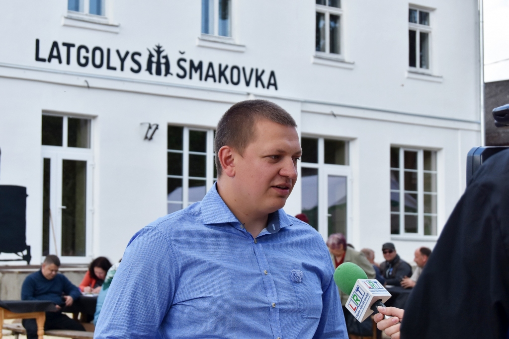 FOTO: Atklāta pirmā Latgolys šmakovkys dedzinātava Latvijā