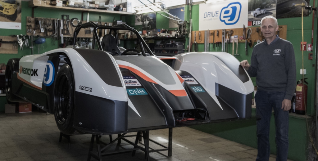 Prezentēts jaunākais latviešu radītais Paikspīkas sacensību elektroauto