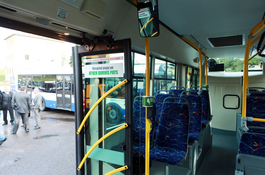 Nākamgad Rīgā varētu sākt kursēt ar ūdeņradi darbināmi trolejbusi