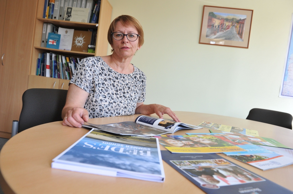 FOTO: Ko jaunieši var apgūt ārvalstu nometnēs?
