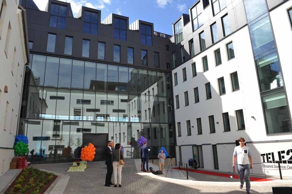 FOTO: Atklāj Tele2 Shared Service Center jauno biroja ēku