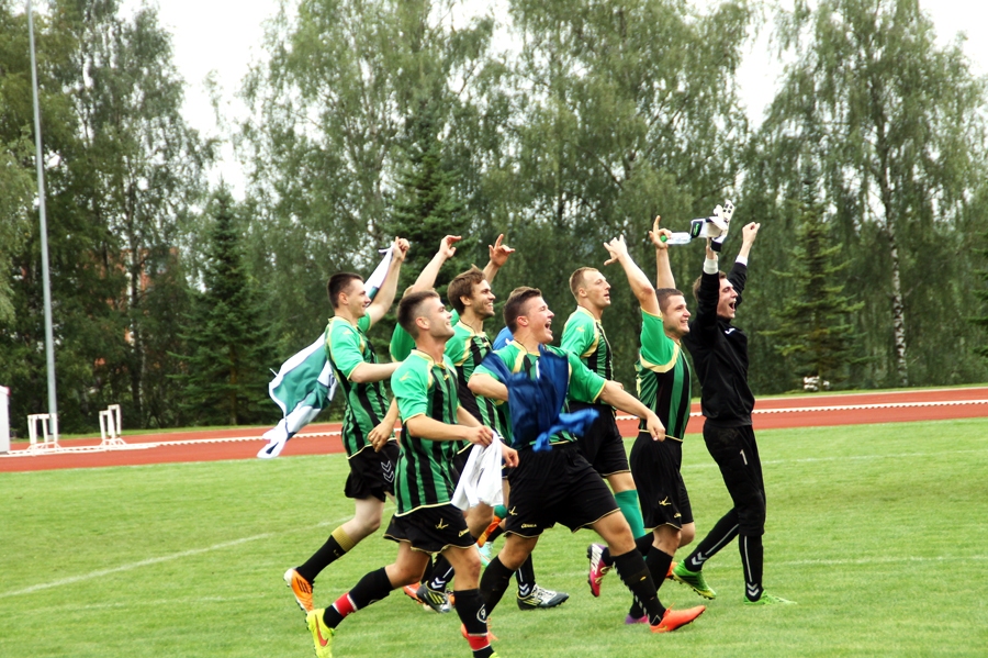 Bauskā sacenšas Lietuvas un Latvijas novadu futbolisti